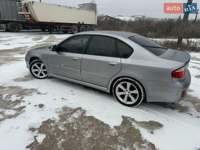 Сірий Субару Легасі, об'ємом двигуна 2 л та пробігом 244 тис. км за 5800 $, фото 2 на Automoto.ua