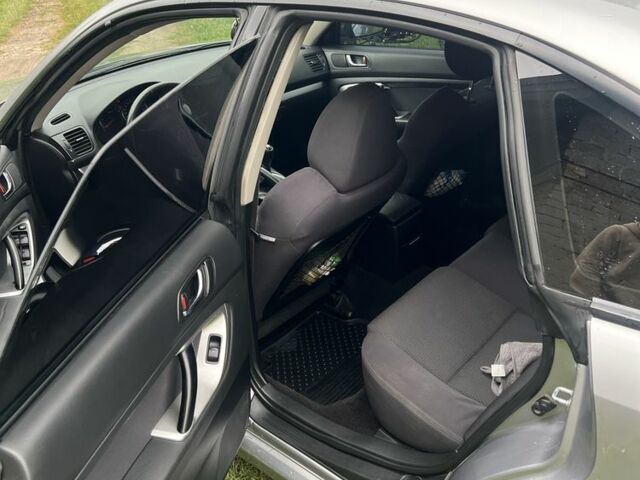 Сірий Субару Легасі, об'ємом двигуна 2 л та пробігом 170 тис. км за 6000 $, фото 1 на Automoto.ua