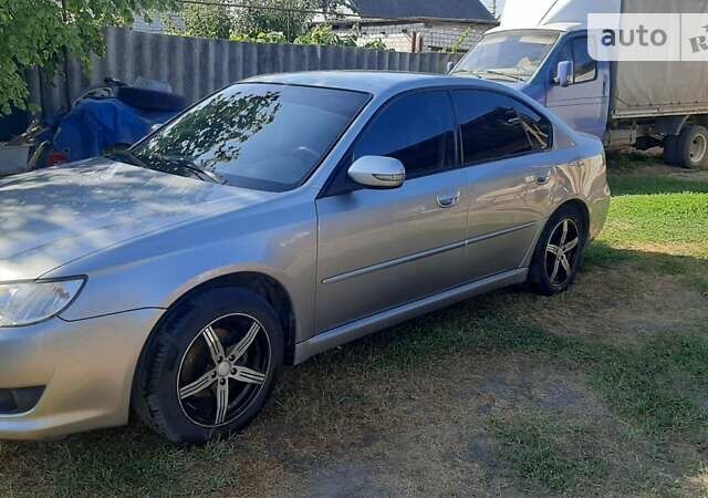 Сірий Субару Легасі, об'ємом двигуна 2 л та пробігом 228 тис. км за 4800 $, фото 4 на Automoto.ua