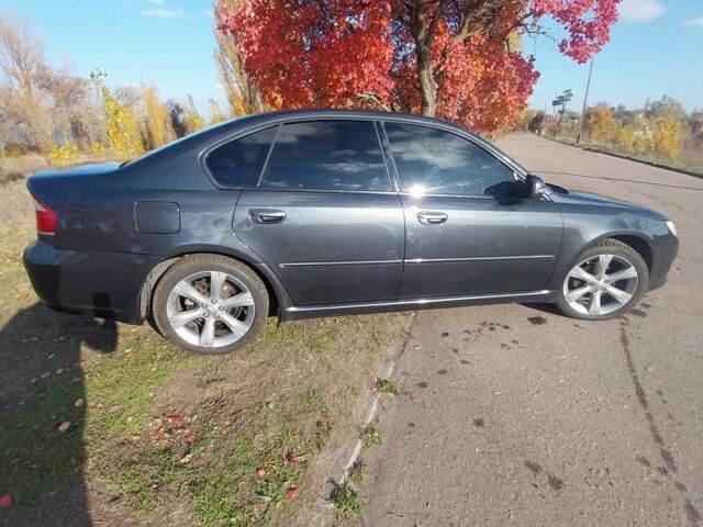 Серый Субару Легаси, объемом двигателя 2.5 л и пробегом 343 тыс. км за 5800 $, фото 1 на Automoto.ua