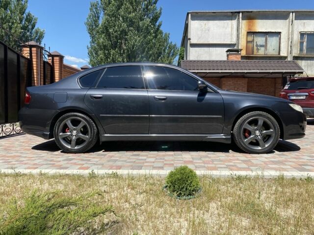 Сірий Субару Легасі, об'ємом двигуна 2 л та пробігом 250 тис. км за 6400 $, фото 2 на Automoto.ua