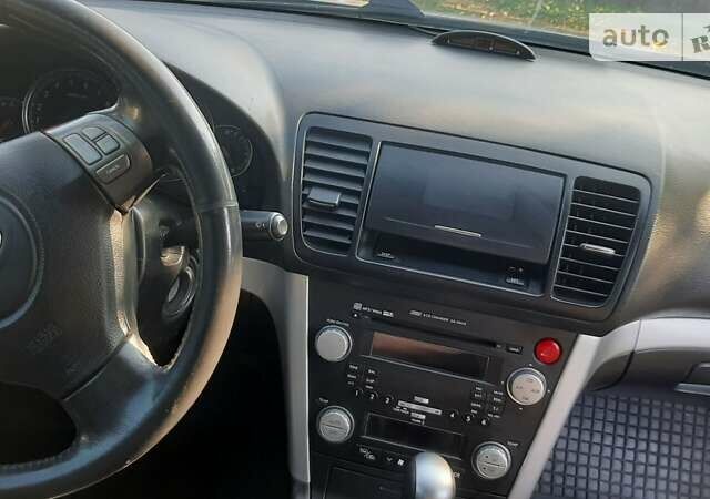 Сірий Субару Легасі, об'ємом двигуна 2 л та пробігом 228 тис. км за 4800 $, фото 8 на Automoto.ua