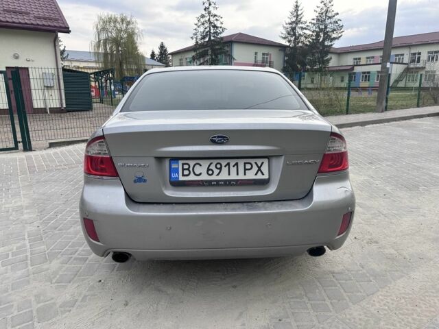 Серый Субару Легаси, объемом двигателя 2 л и пробегом 350 тыс. км за 5100 $, фото 2 на Automoto.ua