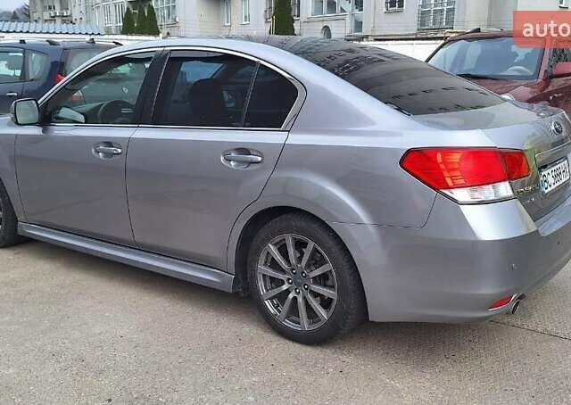 Сірий Субару Легасі, об'ємом двигуна 2.46 л та пробігом 198 тис. км за 7400 $, фото 3 на Automoto.ua