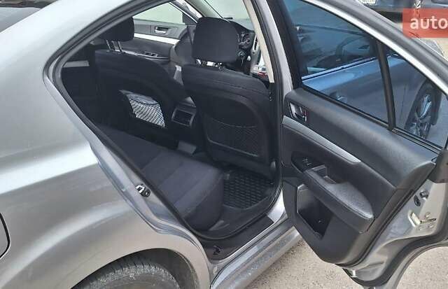 Сірий Субару Легасі, об'ємом двигуна 2.46 л та пробігом 198 тис. км за 7400 $, фото 12 на Automoto.ua