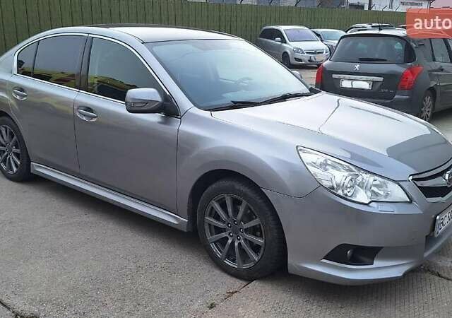 Сірий Субару Легасі, об'ємом двигуна 2.46 л та пробігом 198 тис. км за 7400 $, фото 1 на Automoto.ua