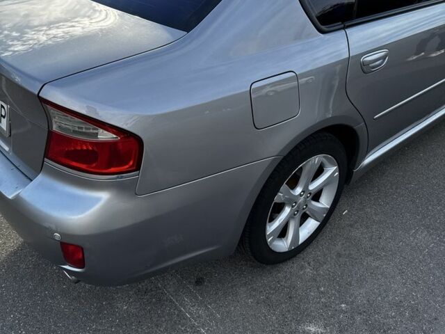 Серый Субару Легаси, объемом двигателя 2 л и пробегом 304 тыс. км за 6000 $, фото 7 на Automoto.ua