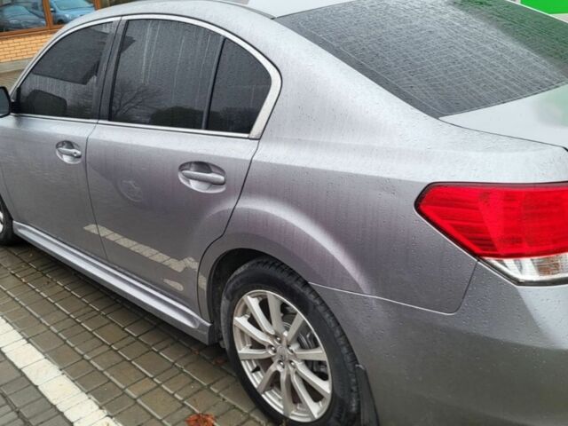 Сірий Субару Легасі, об'ємом двигуна 2 л та пробігом 180 тис. км за 8585 $, фото 2 на Automoto.ua