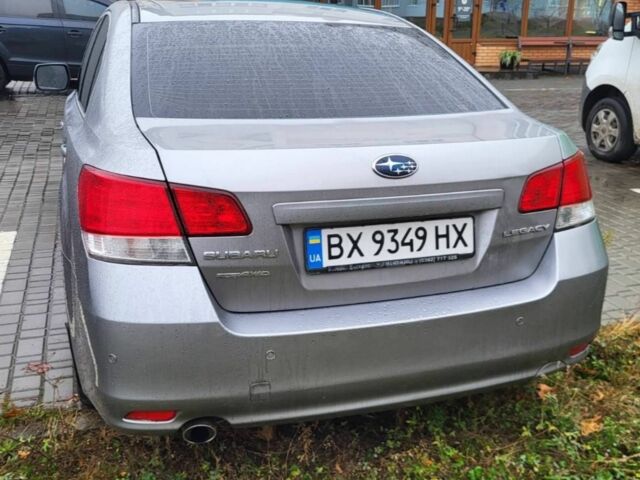 Сірий Субару Легасі, об'ємом двигуна 2 л та пробігом 180 тис. км за 8585 $, фото 1 на Automoto.ua