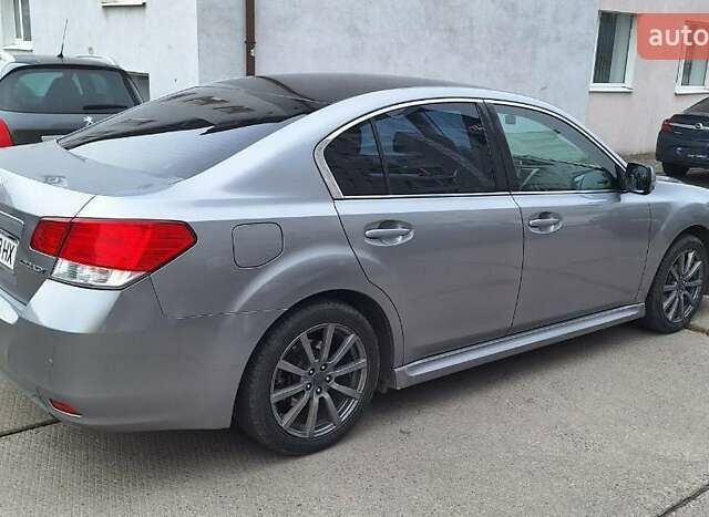 Сірий Субару Легасі, об'ємом двигуна 2.46 л та пробігом 198 тис. км за 7400 $, фото 2 на Automoto.ua