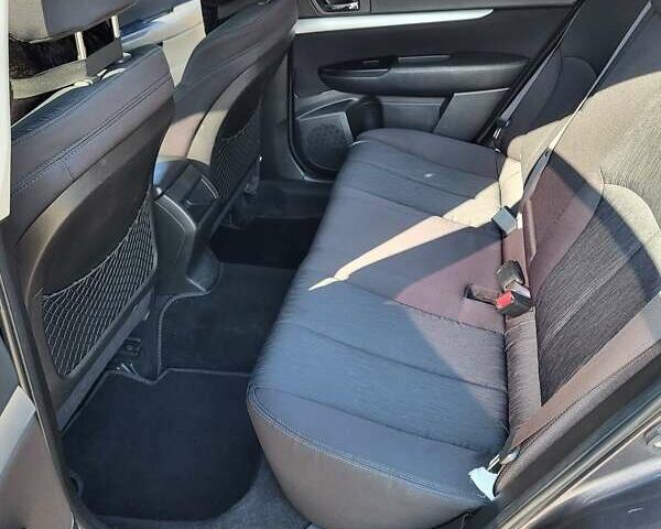 Сірий Субару Легасі, об'ємом двигуна 2 л та пробігом 195 тис. км за 8000 $, фото 7 на Automoto.ua
