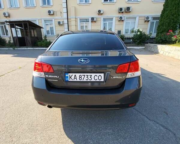 Сірий Субару Легасі, об'ємом двигуна 2 л та пробігом 195 тис. км за 8000 $, фото 23 на Automoto.ua