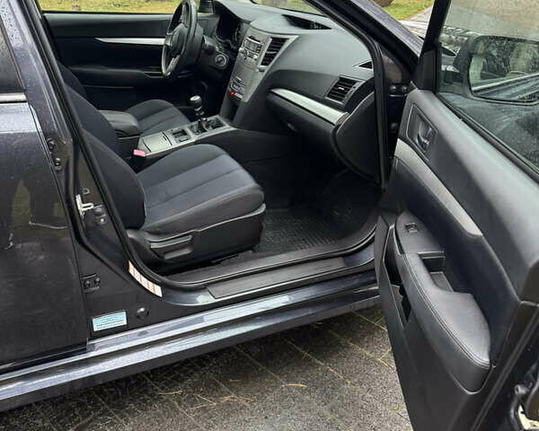 Сірий Субару Легасі, об'ємом двигуна 2 л та пробігом 200 тис. км за 8200 $, фото 23 на Automoto.ua