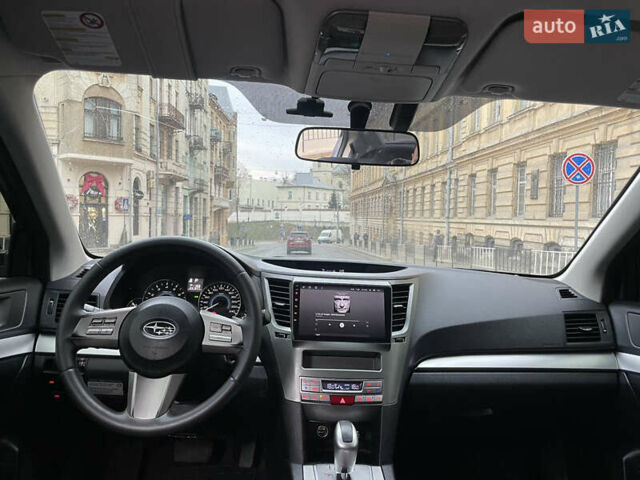 Серый Субару Легаси, объемом двигателя 2 л и пробегом 228 тыс. км за 9600 $, фото 5 на Automoto.ua