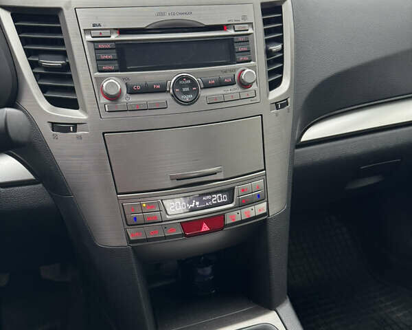 Сірий Субару Легасі, об'ємом двигуна 2 л та пробігом 200 тис. км за 8200 $, фото 11 на Automoto.ua