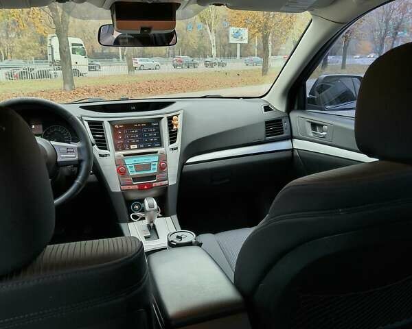 Сірий Субару Легасі, об'ємом двигуна 2.46 л та пробігом 219 тис. км за 8400 $, фото 28 на Automoto.ua