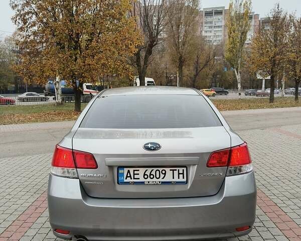 Сірий Субару Легасі, об'ємом двигуна 2.46 л та пробігом 219 тис. км за 8400 $, фото 5 на Automoto.ua