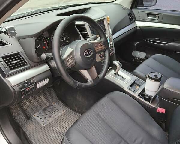 Сірий Субару Легасі, об'ємом двигуна 2.46 л та пробігом 219 тис. км за 8400 $, фото 16 на Automoto.ua