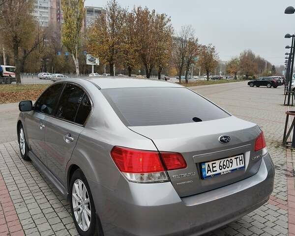 Сірий Субару Легасі, об'ємом двигуна 2.46 л та пробігом 219 тис. км за 8400 $, фото 6 на Automoto.ua