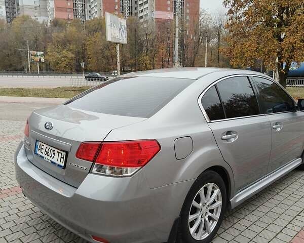 Сірий Субару Легасі, об'ємом двигуна 2.46 л та пробігом 219 тис. км за 8400 $, фото 4 на Automoto.ua
