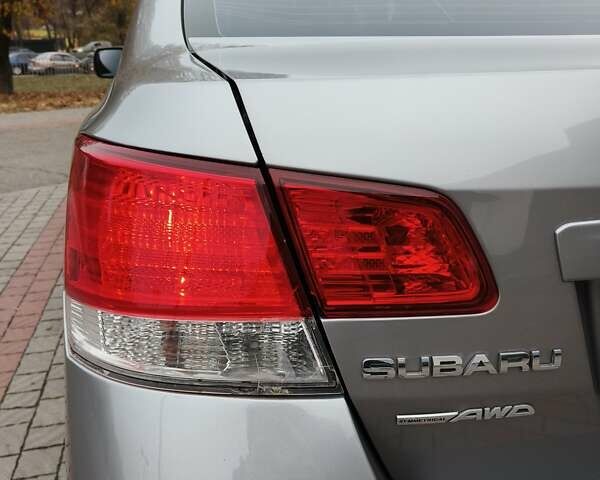 Сірий Субару Легасі, об'ємом двигуна 2.46 л та пробігом 219 тис. км за 8400 $, фото 10 на Automoto.ua