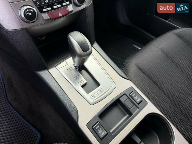 Серый Субару Легаси, объемом двигателя 2.5 л и пробегом 190 тыс. км за 6499 $, фото 32 на Automoto.ua