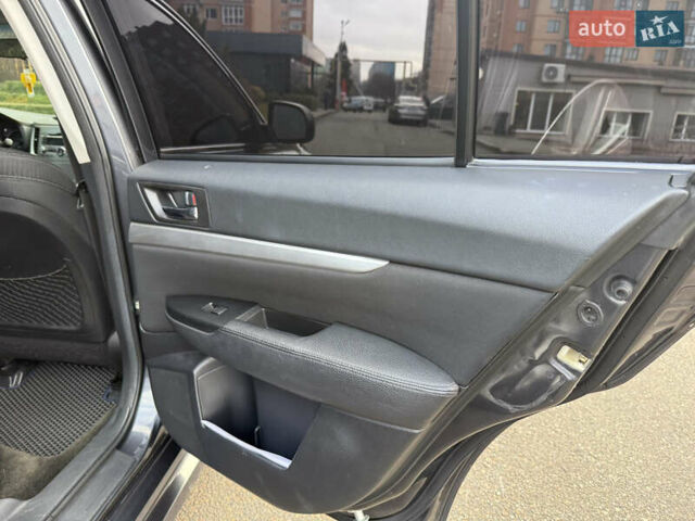 Серый Субару Легаси, объемом двигателя 2.5 л и пробегом 190 тыс. км за 6499 $, фото 23 на Automoto.ua