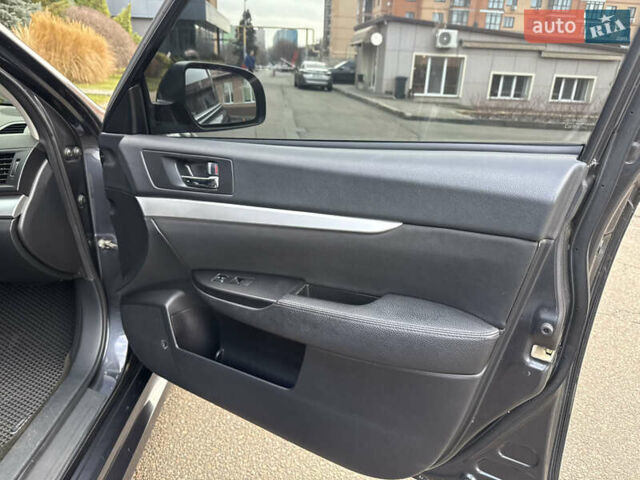 Серый Субару Легаси, объемом двигателя 2.5 л и пробегом 190 тыс. км за 6499 $, фото 26 на Automoto.ua