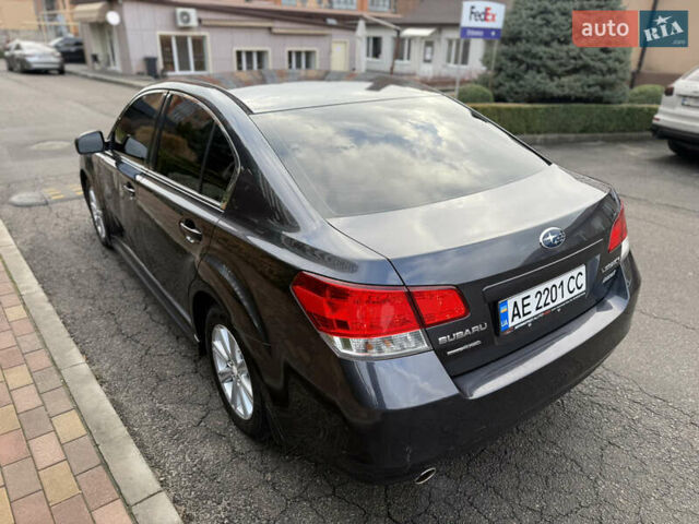 Серый Субару Легаси, объемом двигателя 2.5 л и пробегом 190 тыс. км за 6499 $, фото 13 на Automoto.ua