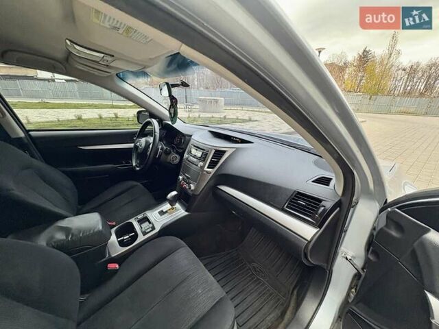 Сірий Субару Легасі, об'ємом двигуна 2.46 л та пробігом 259 тис. км за 5900 $, фото 27 на Automoto.ua