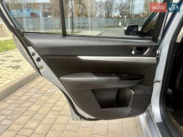 Сірий Субару Легасі, об'ємом двигуна 2.46 л та пробігом 259 тис. км за 5900 $, фото 53 на Automoto.ua