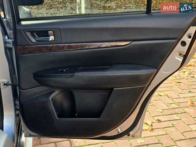 Серый Субару Легаси, объемом двигателя 2.46 л и пробегом 219 тыс. км за 6900 $, фото 16 на Automoto.ua