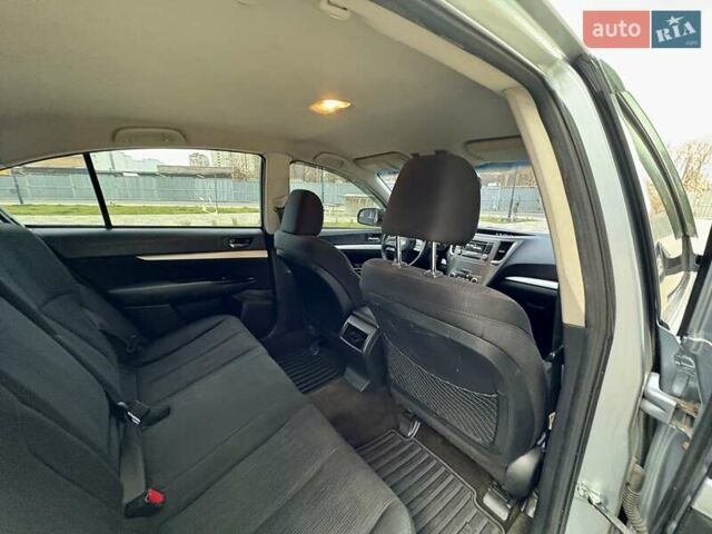 Сірий Субару Легасі, об'ємом двигуна 2.46 л та пробігом 259 тис. км за 5900 $, фото 59 на Automoto.ua