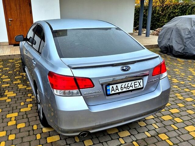 Сірий Субару Легасі, об'ємом двигуна 2.5 л та пробігом 210 тис. км за 8200 $, фото 1 на Automoto.ua