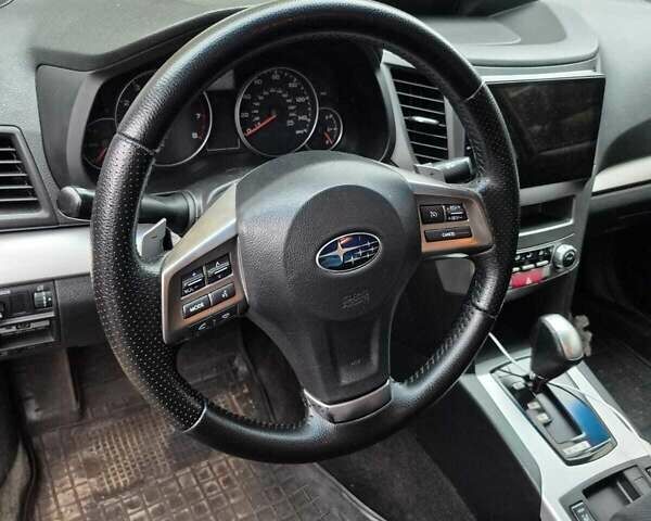 Серый Субару Легаси, объемом двигателя 2.46 л и пробегом 210 тыс. км за 7700 $, фото 3 на Automoto.ua