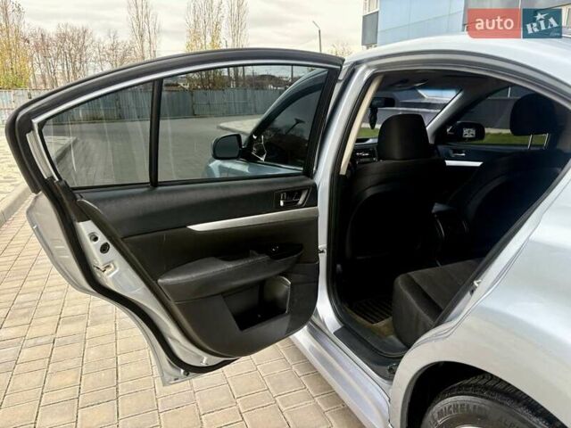 Сірий Субару Легасі, об'ємом двигуна 2.46 л та пробігом 259 тис. км за 5900 $, фото 58 на Automoto.ua
