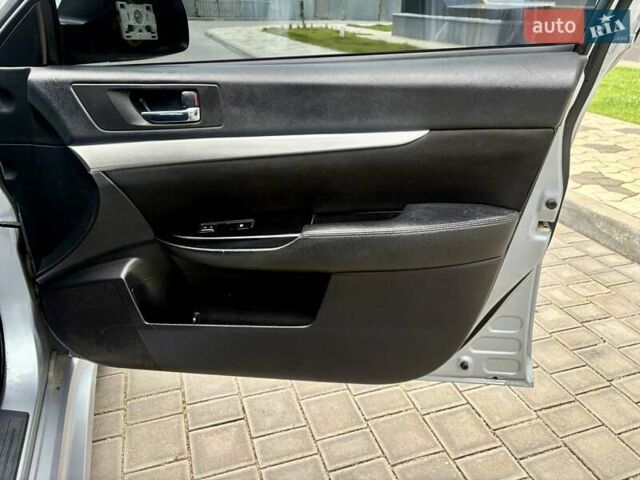 Сірий Субару Легасі, об'ємом двигуна 2.46 л та пробігом 259 тис. км за 5900 $, фото 42 на Automoto.ua