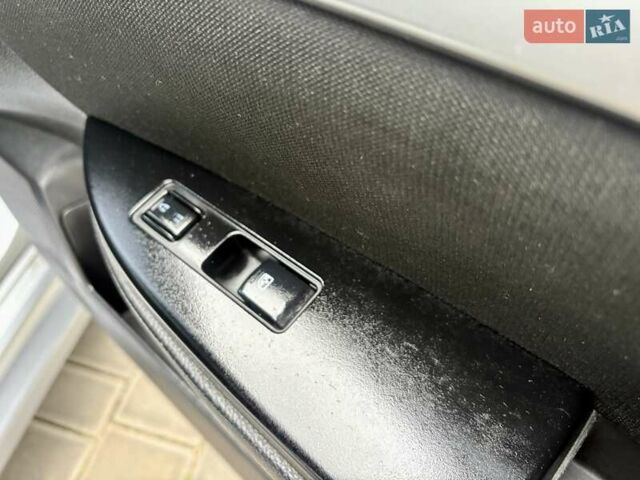 Сірий Субару Легасі, об'ємом двигуна 2.46 л та пробігом 259 тис. км за 5900 $, фото 39 на Automoto.ua