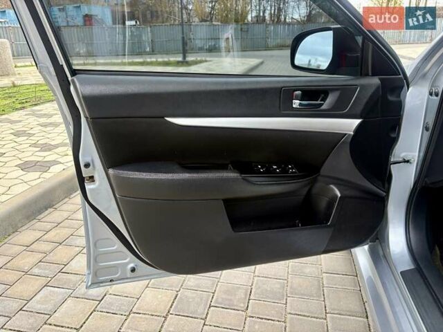 Сірий Субару Легасі, об'ємом двигуна 2.46 л та пробігом 259 тис. км за 5900 $, фото 30 на Automoto.ua