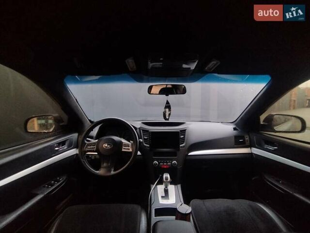 Сірий Субару Легасі, об'ємом двигуна 2.46 л та пробігом 304 тис. км за 10500 $, фото 9 на Automoto.ua