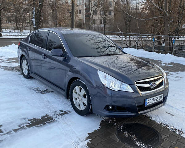 Сірий Субару Легасі, об'ємом двигуна 2.5 л та пробігом 128 тис. км за 12500 $, фото 1 на Automoto.ua