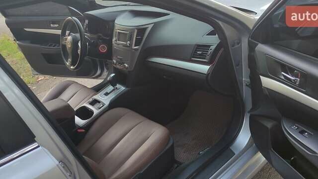 Сірий Субару Легасі, об'ємом двигуна 2.5 л та пробігом 94 тис. км за 9999 $, фото 11 на Automoto.ua