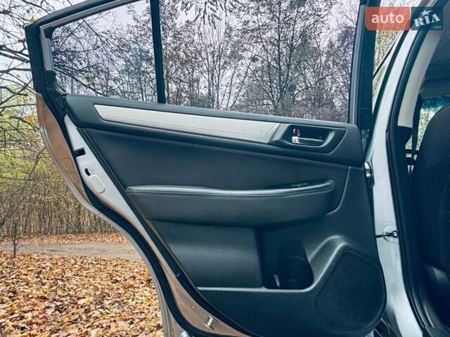 Сірий Субару Легасі, об'ємом двигуна 2.46 л та пробігом 220 тис. км за 10600 $, фото 5 на Automoto.ua