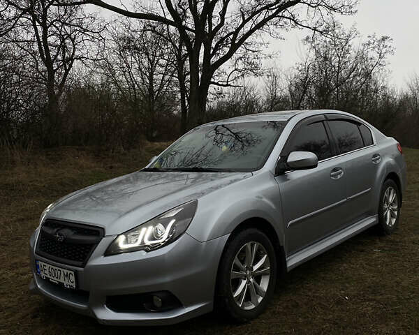 Сірий Субару Легасі, об'ємом двигуна 2.46 л та пробігом 210 тис. км за 10500 $, фото 2 на Automoto.ua