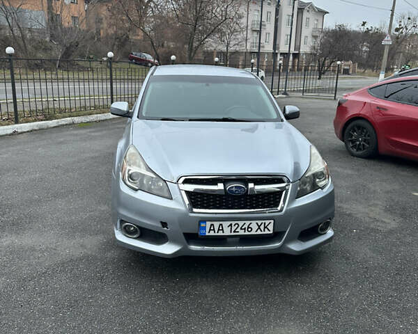 Серый Субару Легаси, объемом двигателя 2.46 л и пробегом 160 тыс. км за 8200 $, фото 3 на Automoto.ua