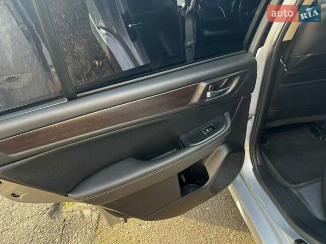 Сірий Субару Легасі, об'ємом двигуна 2.46 л та пробігом 319 тис. км за 10500 $, фото 21 на Automoto.ua