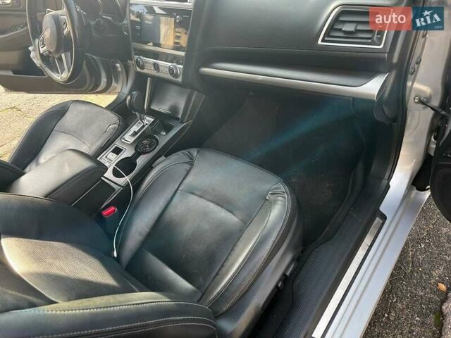 Сірий Субару Легасі, об'ємом двигуна 2.46 л та пробігом 319 тис. км за 10500 $, фото 22 на Automoto.ua