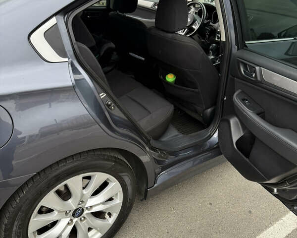 Сірий Субару Легасі, об'ємом двигуна 2.5 л та пробігом 195 тис. км за 12500 $, фото 2 на Automoto.ua