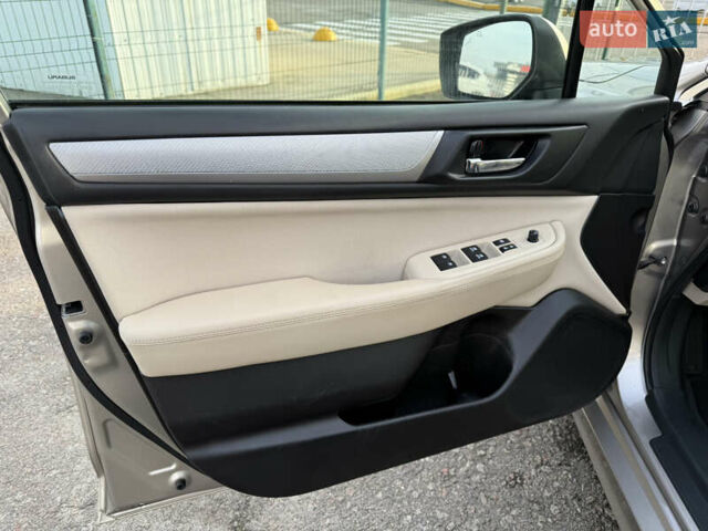 Сірий Субару Легасі, об'ємом двигуна 2.46 л та пробігом 318 тис. км за 11990 $, фото 8 на Automoto.ua