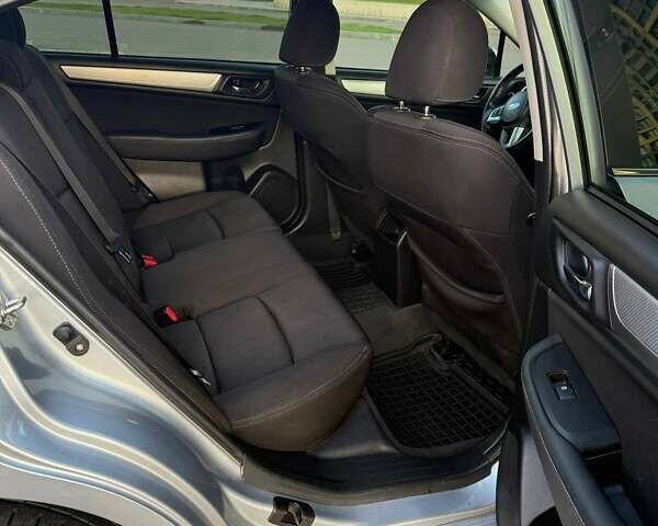 Сірий Субару Легасі, об'ємом двигуна 2.5 л та пробігом 220 тис. км за 11000 $, фото 19 на Automoto.ua